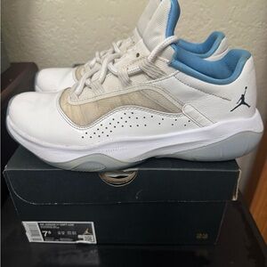 Air Jordan 11 CMFT Low Sz 7.5